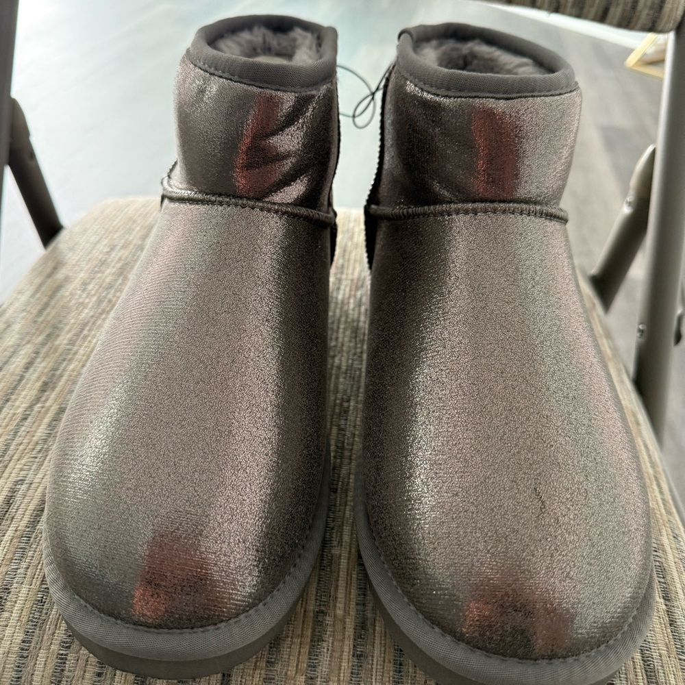 Brand new pair of ankle boots (Lane Bryant)